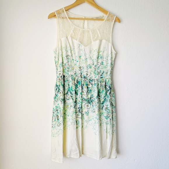 LC Lauren Conrad Dresses & Skirts - ☀️4/$25 Lauren Conrad Floral Dress